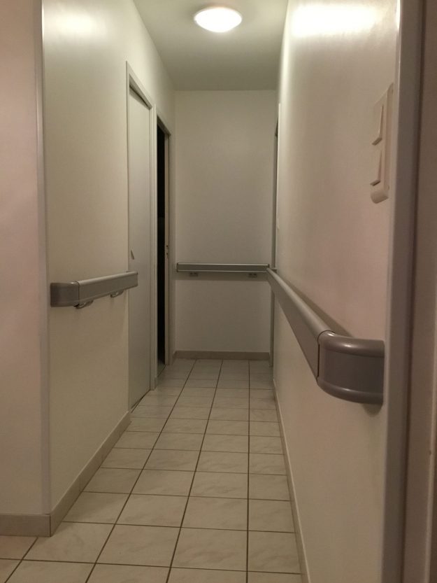 Pose de main courante 1/2